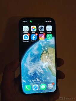 Apple Iphone 16 - 4