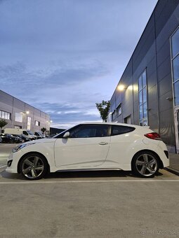 Hyundai Veloster Turbo - 4