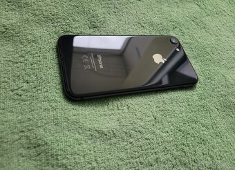 Apple iPhone 8 64gb s príslušenstvom - 4