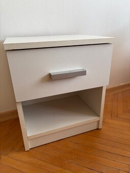 Nočný stolík - 4