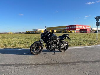 Yamaha MT 07 - 4