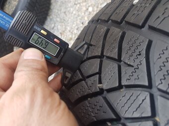 235/55 r18 zimné pneumatiky 4ks Goodyear DOT2021 - 4