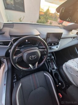 Predam Toyota Corolla Sedan GR Sport 2022 - 4