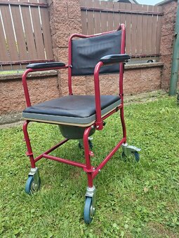 Toaletné kreslo na kolieskách - 4