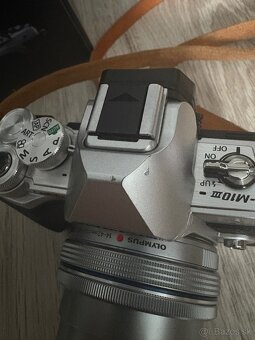 Olympus OM-D E-M10 Mark III - 4