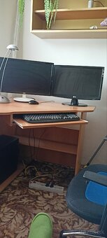 Počítač s príslušenstvom - 4