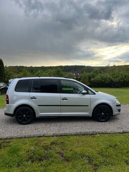 Volkswagen Touran 1,9 TDI, 2009 - 4