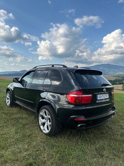 BMW X5 4.8i - 4