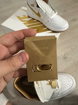 Air Jordan 1 High White Metalic Gold - 4