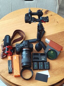 📸 SONY A7 III + Tamron 28–75 + prĂslušenstvo – TOP stav - 4