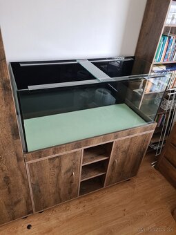Predám nepoužívané akvárium 120x55x50cm so skrinkou a štrkom - 4