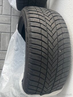 Bridgeston 245/45R18 ako nove - 4