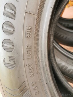 Letne pneu GOODYEAR EFFICIENT GRIP 215/60 R17 96 H - 4
