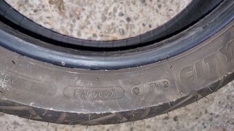 Predám pneu Michelin city grip 2 140/70 r14 - 4