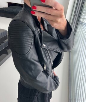 Cierna kozenkova bunda - 4