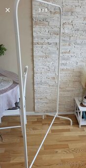 Stolík s vešiakom - 4