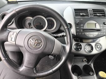 Toyota RAV4 d-cat vcelku - 4
