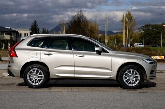 Volvo XC60 2.0 T8 Momentum AWD - 4