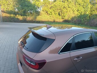 Predam Kia ceed 1,5 GDTI 118kw gold ročník 5/2023 - 4