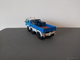 Tatra 813 1:43 - 4