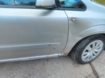 Opel Zafira 1.9 CDTi (2007) - 4