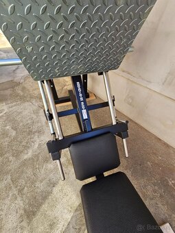 Legpress šikmý 45° s vodiacimi kolieskami - 4