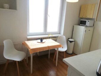 Predaj 3 izbový byt s balkónom, Medzilaborecká ul., Bratisla - 4