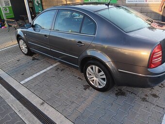Predám auto Škoda Superb - 4