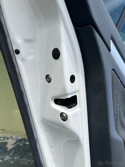 Octavia 2 zadne ľavé dvere - 4