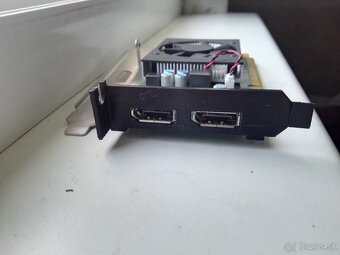 Grafická Karta Lenovo GeForce GT 730 2GB Dual DisplayPort - 4
