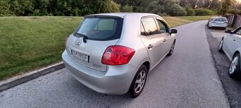 Toyota auris 1.33 - 4