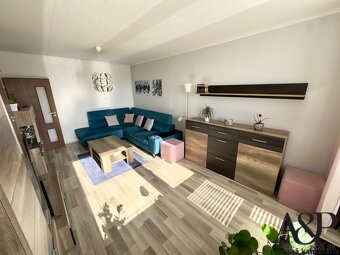 REKONŠTRUOVANÝ VEĽKÝ 3 IZB. BYT S DVOMI BALKÓNMI, 84M2, ROBO - 4