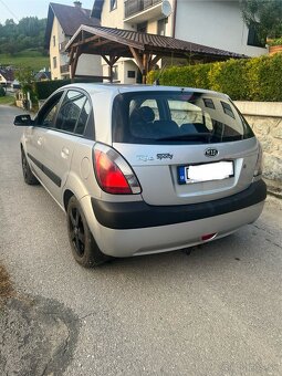 KIA Rio 1.4 - 4