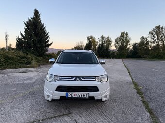 Mitsubishi Outlander - 4