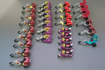 Balík kinder hračiek + motorky - 4