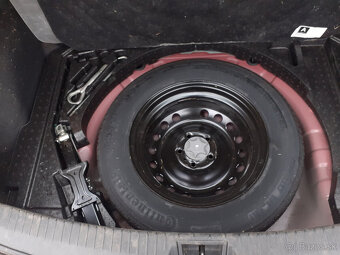 Nissan Qashqai 1.6i 86kW motor HR6 červený -ND - 4