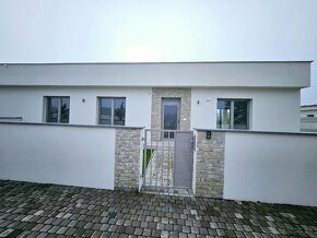 4-izbové posledné 2 rodinné domy v Jelke - 4