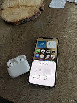 Apple AirPods Pro 3 - 4