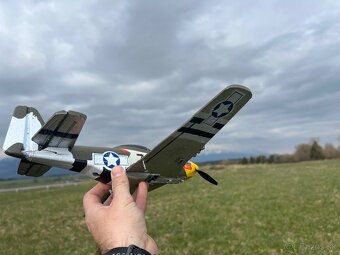 Predam rc lietadlo p51 400mm - 4