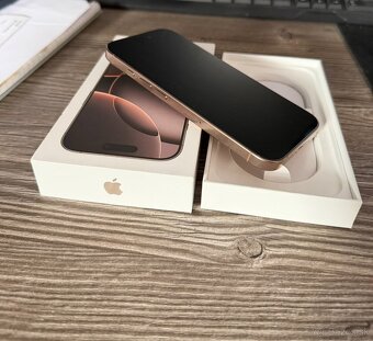 Apple iPhone 16 Pro, Desert Titanium, 256GB - 4
