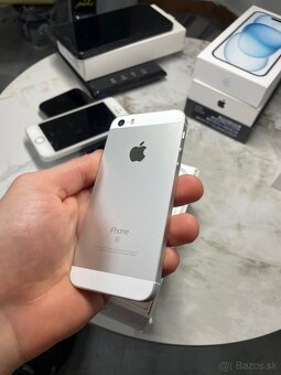 iPhone SE 1.gen 2016 - 4