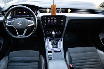 Volkswagen Passat Variant 2.0 TDI EVO Elegance DSG - 4