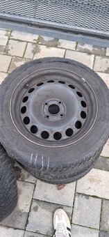 Predám zimné pneumatiky s diskami – 195/60 R16 - 4