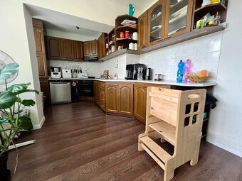 🏡 3-izbový byt so záhradou, 2 balkónmi, garážou a veľkou pi - 4