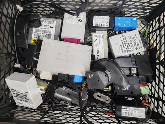 Riadiace jednotky z BMW E39 530d - 4