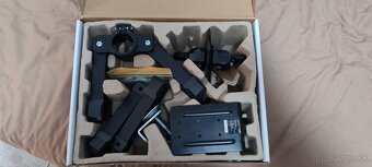 2x 24" Samsung S24F350 a stolný držiak HAMA - 4