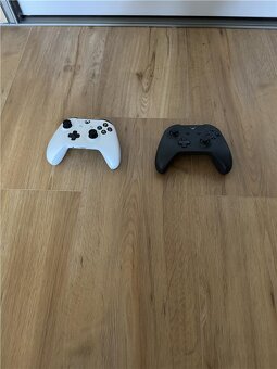 Predám Xbox One X + 2 ovládače a káble - 4