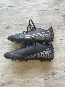 Chlapčenské kopačky Nike veľ. 38 (VD 22,5 cm) - 4