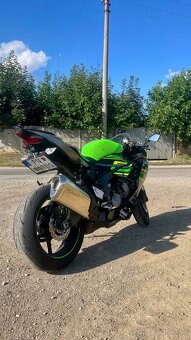 Kawasaki zx6r - 4
