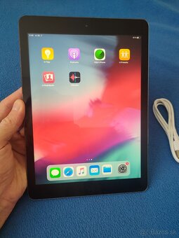 Apple iPad Air 32GB - 4